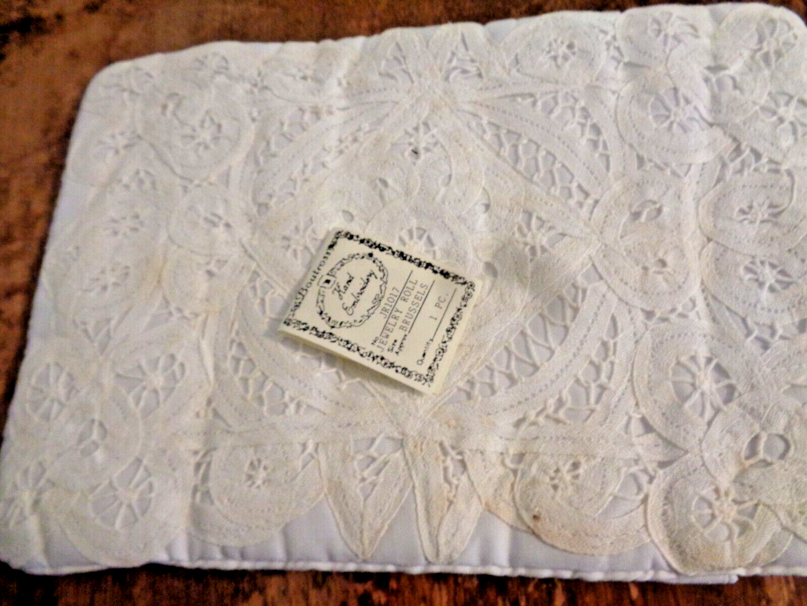 White Pure Cotton Brussels lace Jewelry Roll 7×10″ by Boutross Fine Linen JR1017