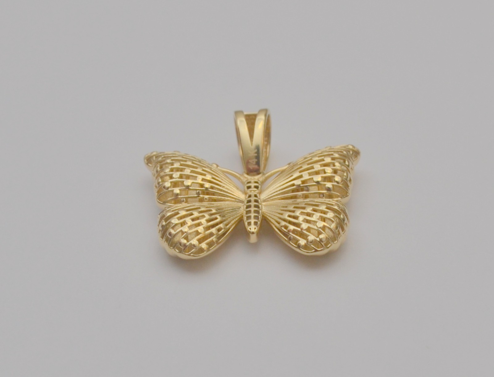 14K Yellow Gold Butterfly Charm Pendant 1.0×0.7in Textured 3.7g P5