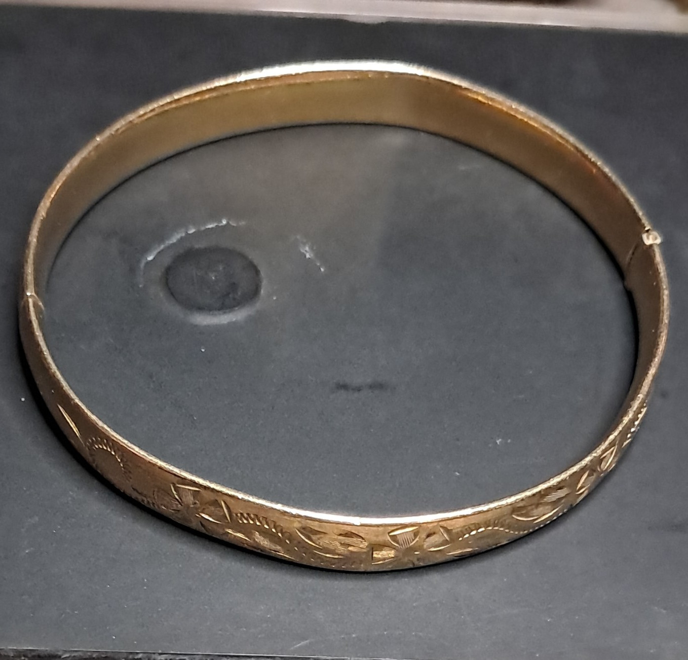 Vintage Marathon 14k Yellow Gold Hinged Bangle Bracelet Signed, No Stone