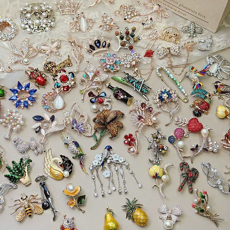 wholesale 20pcs Mix Design Vintage Brooch Pins Lot Enamel Crystal Pearl Resale