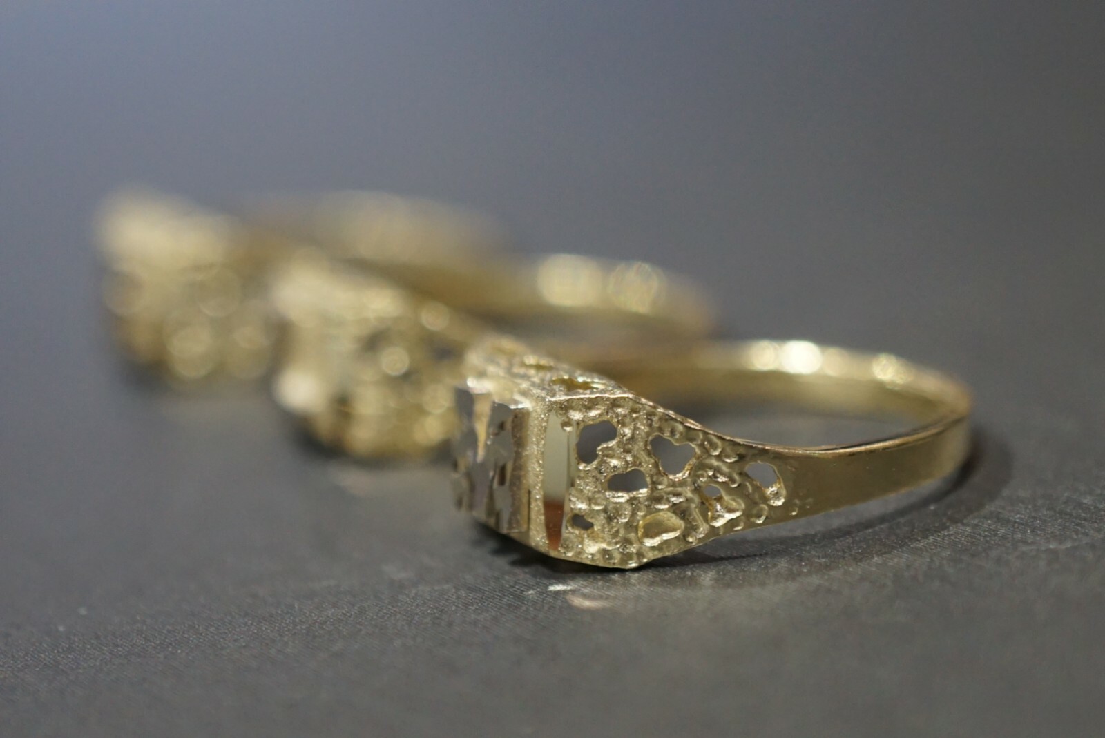 10K Solid Yellow Gold Diamond Cut Square Initial Men Women Children Ring. Size 6