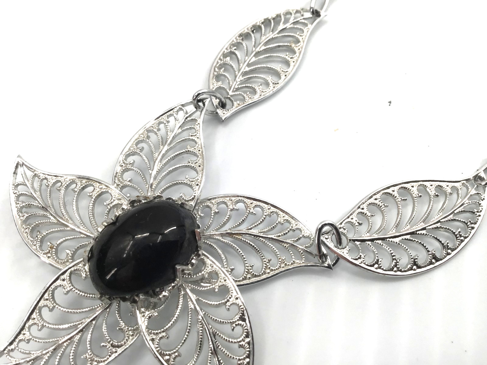 Fine Silver Filigree with Black Onyx Gemstone, 16″ Necklace, Bayonet Closure