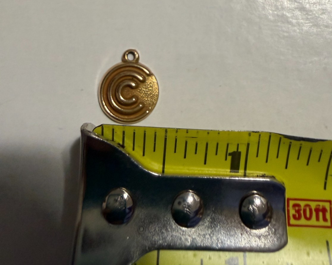 Vintage 10K Solid Gold Round Medallion Charm Concentric C Initial Disc 1.5g