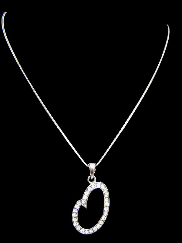 “O” LETTER INITIAL ALPHABET PENDANT CHARM NECKLACE CLEAR CRYSTALS SILVER TONE