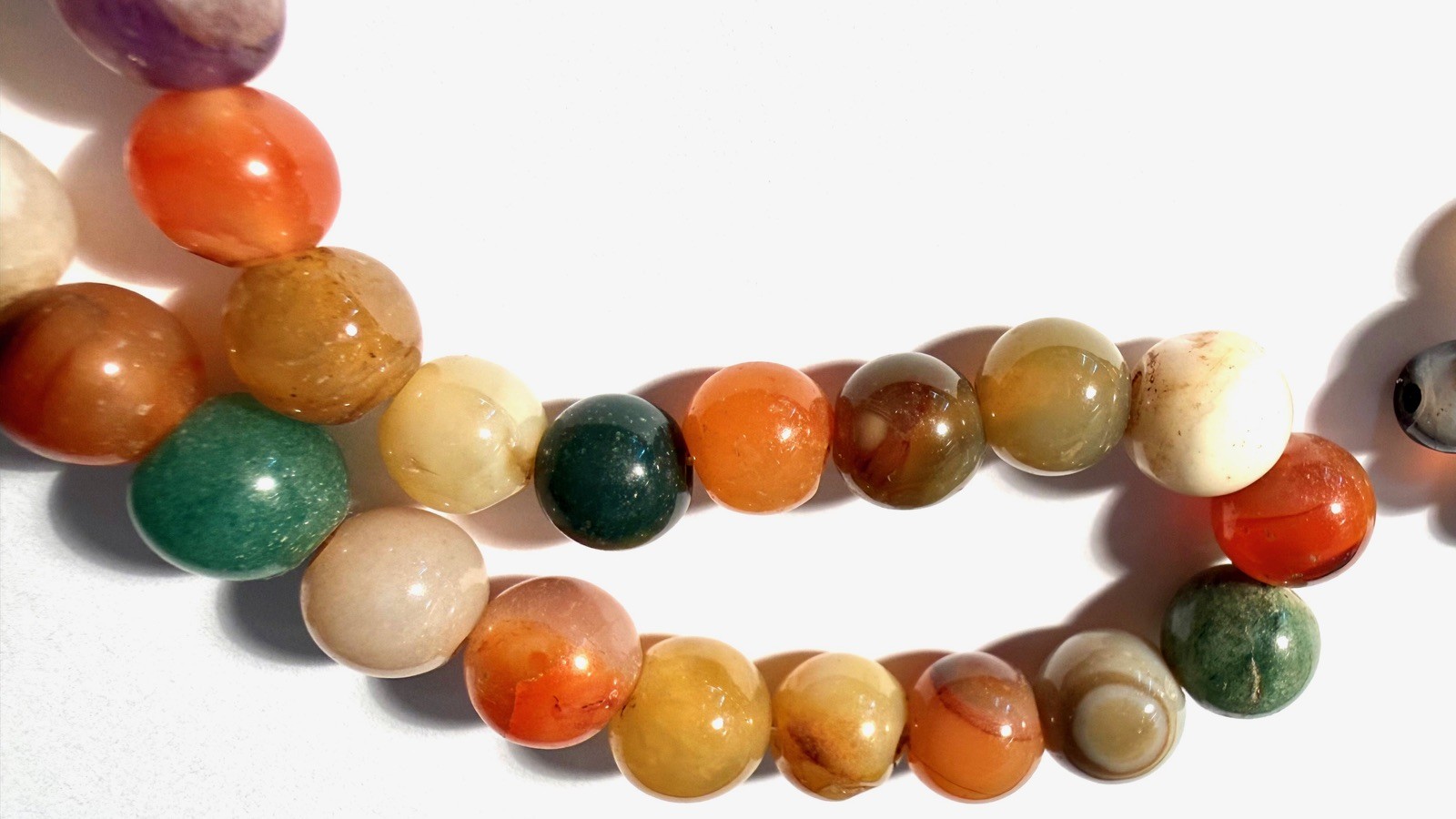 Polished Round Multicolor Agate-Beaded Rope Necklace Hand-knotted, 30″