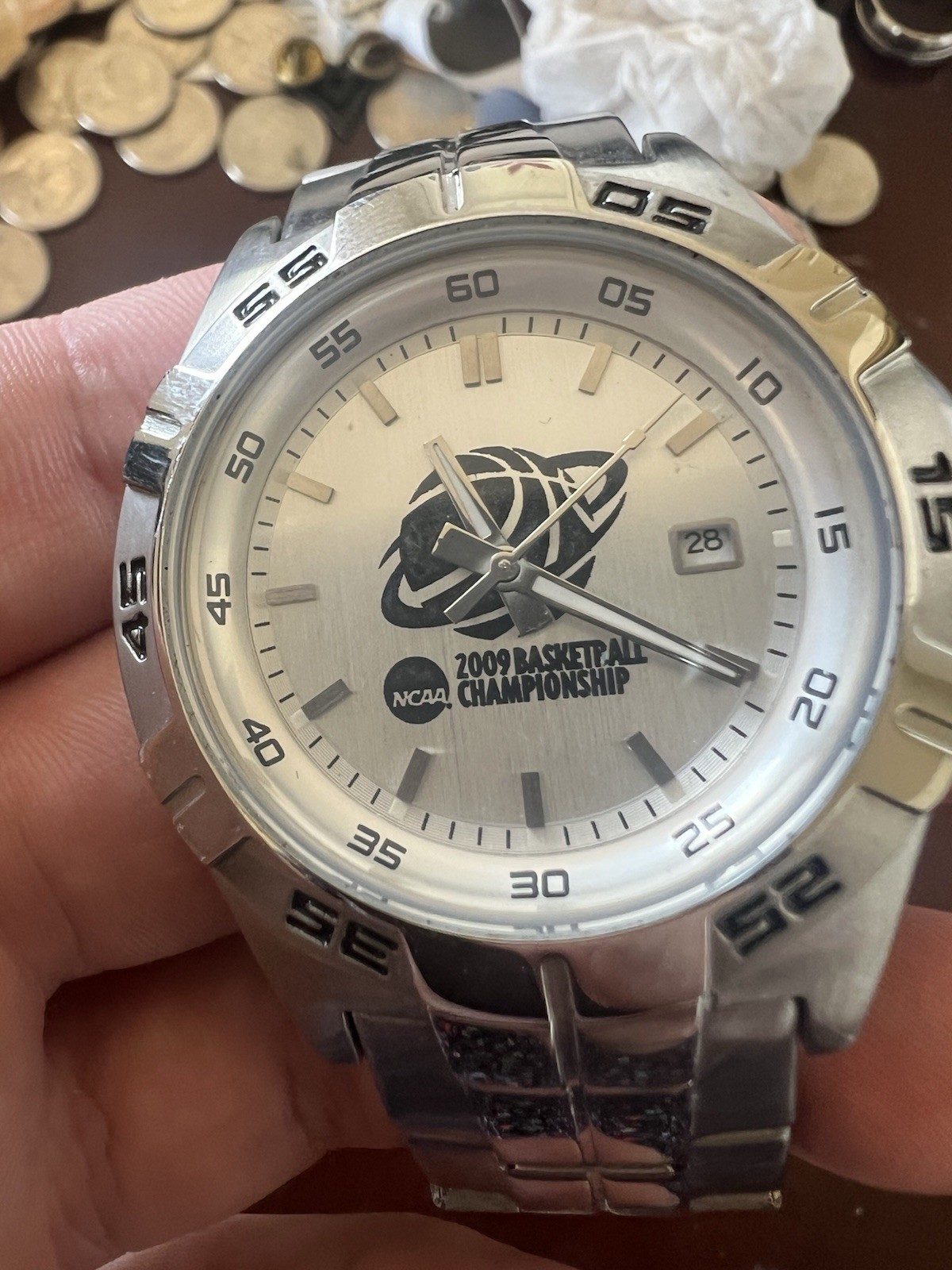 Fossil Men’s 2009 NCAA basketball Championship Watch Great Condition
