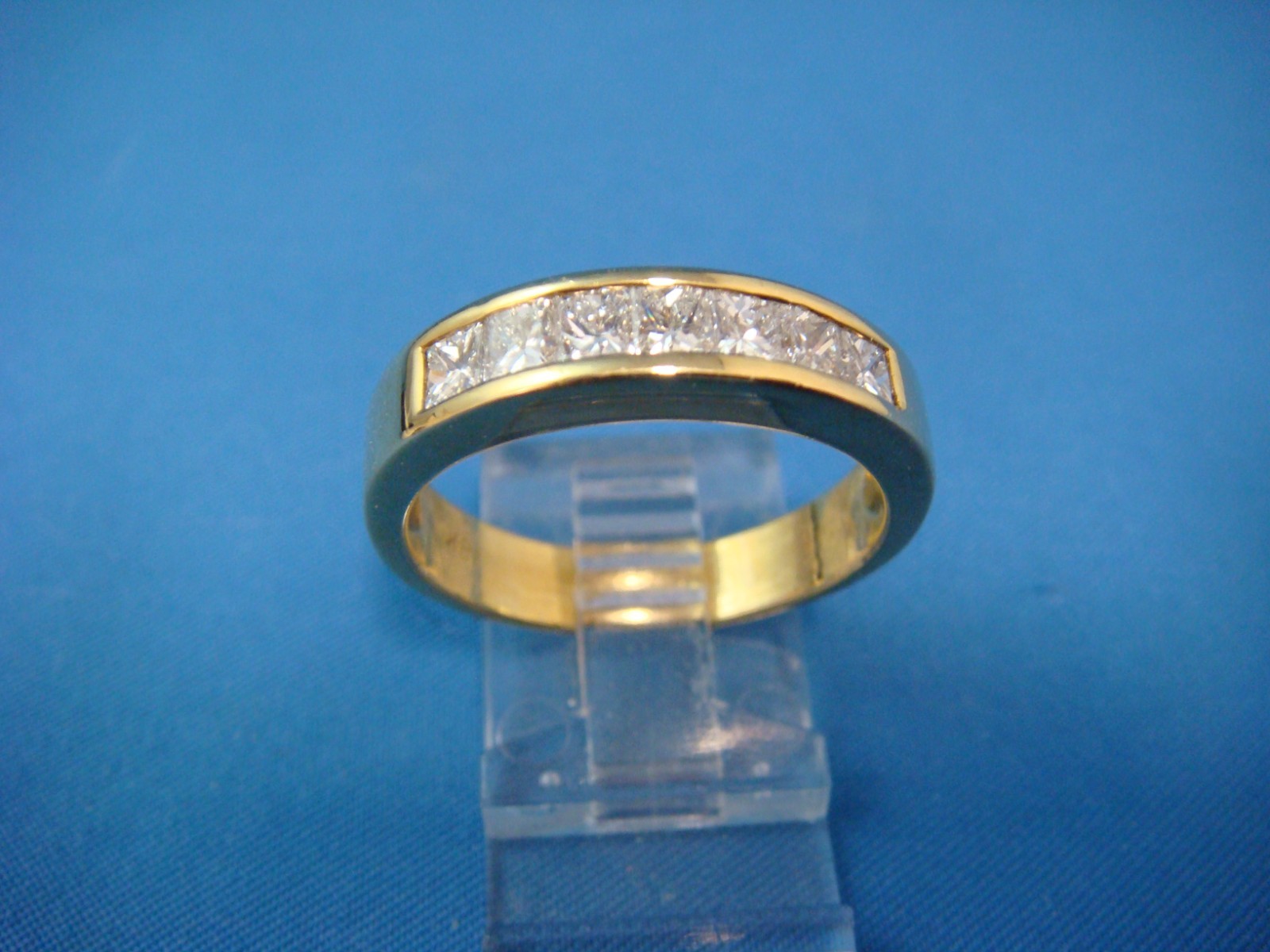 18 KT GOLD MEN’S WEDDING BAND & 1.0 CARAT PRINCESS CUT DIAMONDS 7.7 GRAM SIZE 10