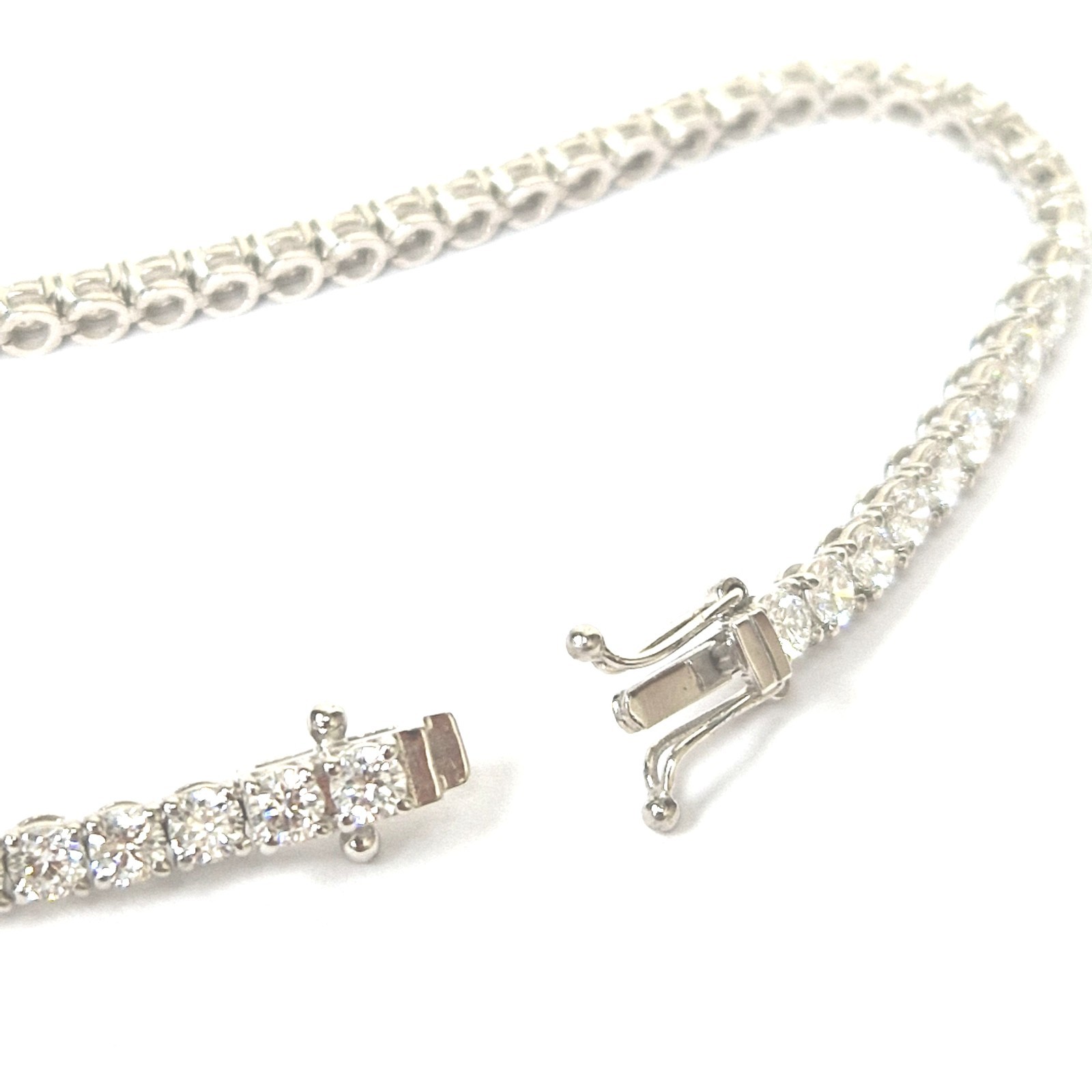 9ct White Gold Bracelet 6.15ct Lab Created Diamond 19cm Long 3.1mm Width 8.1g