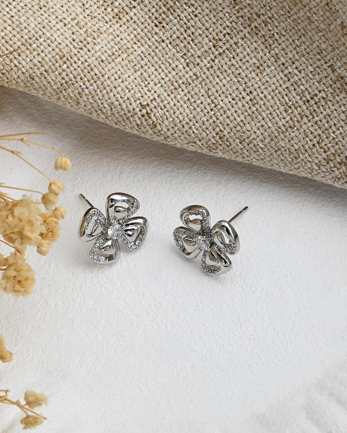 Watforsh 925 Sterling Silver Four Leaf Clover Floral Small Simple Stud silver