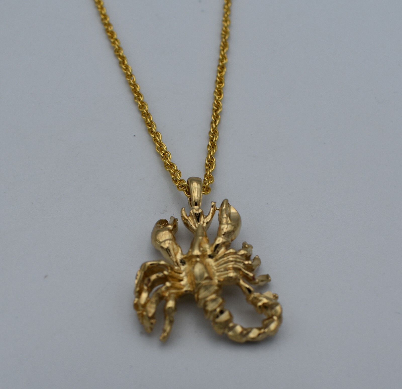 14 KT GOLD PLATED 3D ZODIAC SCORPIO CHARM & 14KT GOLD PLATED 16″-30′ ROPE