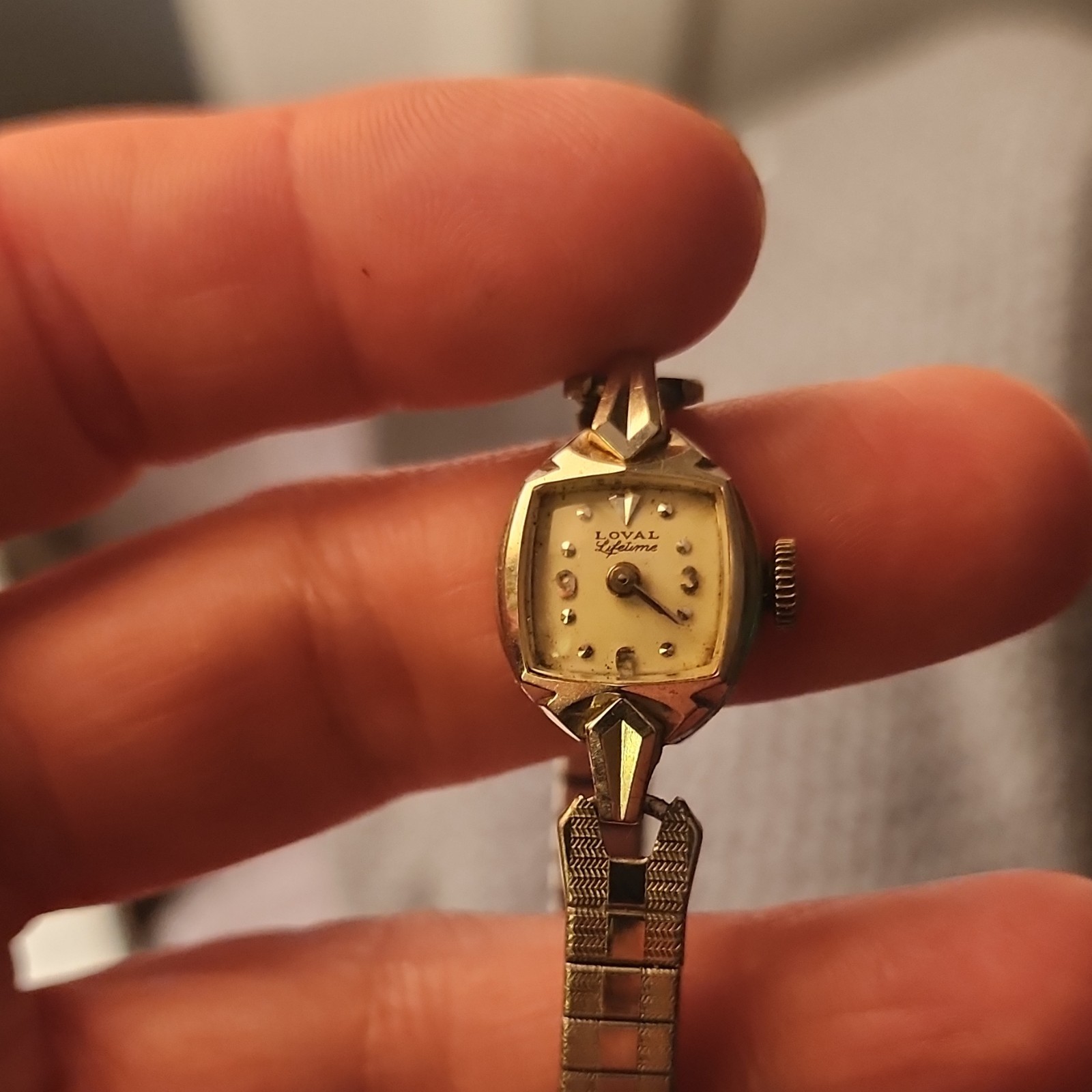 Loval Lycee Women’s Dress Gold Tone Cushion Case Manual Mechanical Watch. Works!