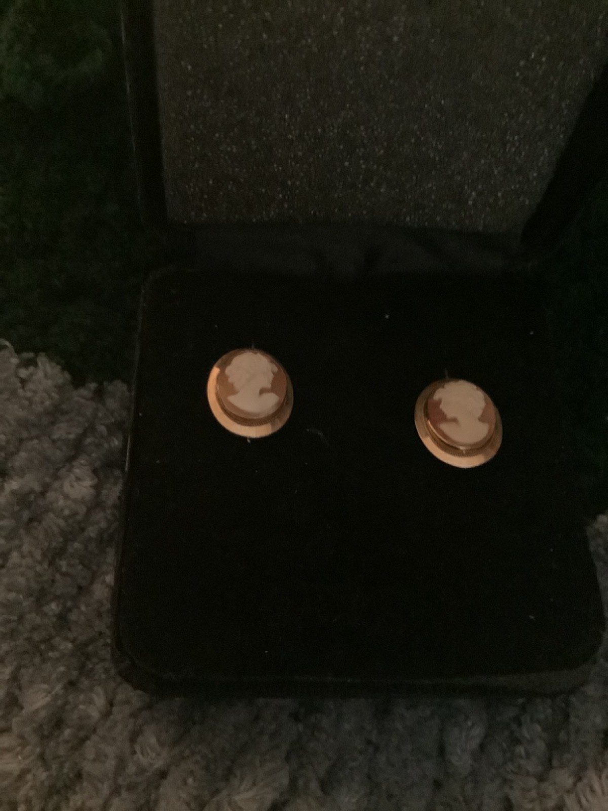M+M Scognamiglio 14k Solid Y. Gold Kidney Wire Cameo Earrings