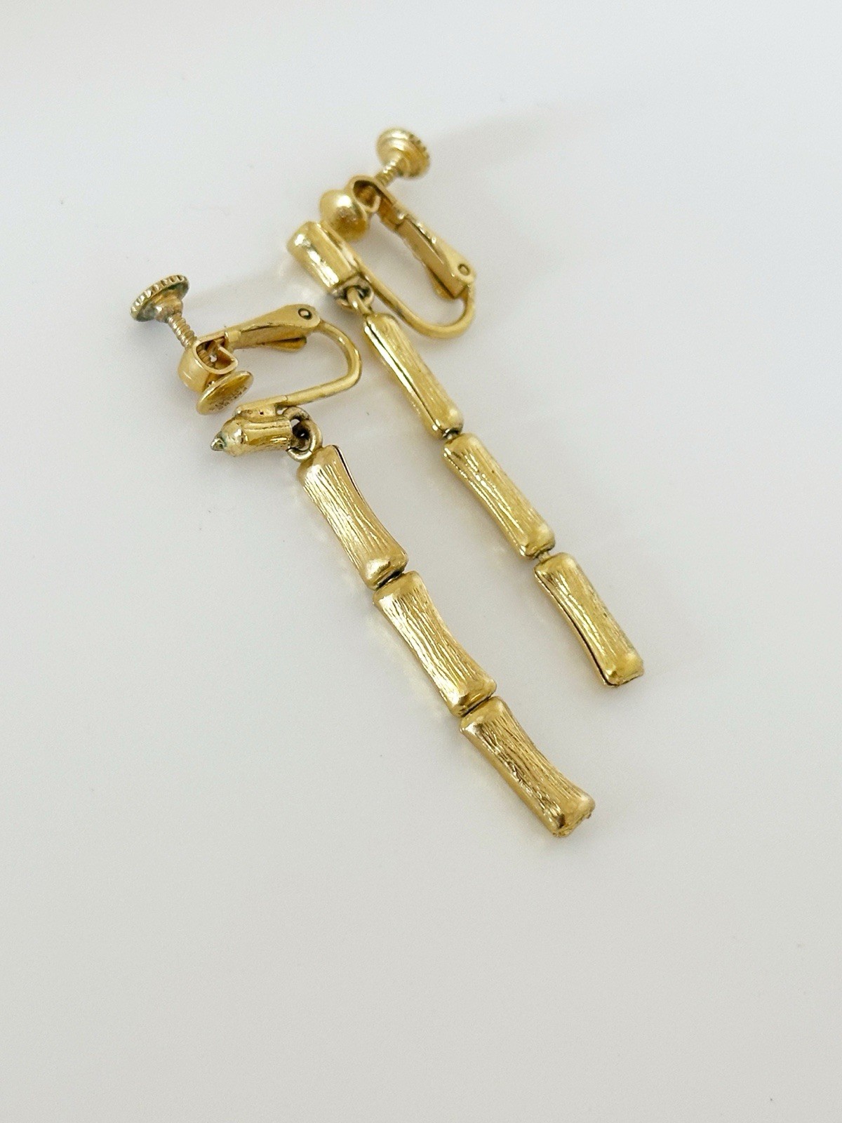 Vintage Gold Tone Bamboo Dangle Earrings Screw Back Clip Asian Mid Century 1.75″
