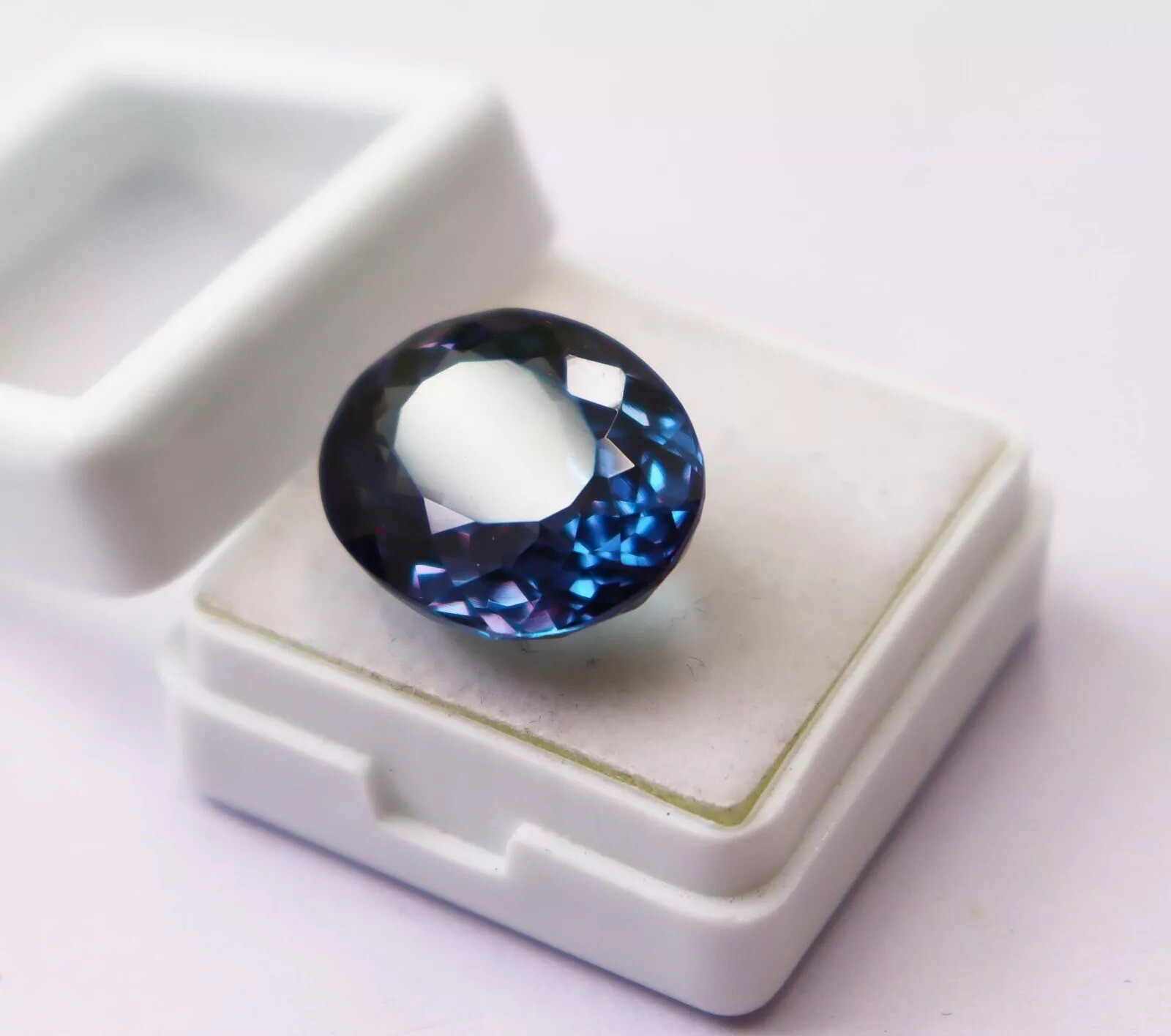 Alexandrite Russian ring Oval 10-11 Ct Natural color changing Certified Gemstone