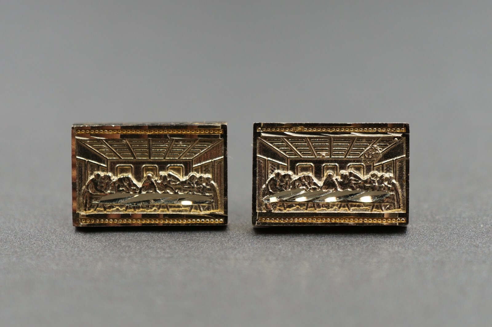 10K Solid Yellow Gold 0.5″ Diamond Cut Rectangle Last Supper Stud Earrings.