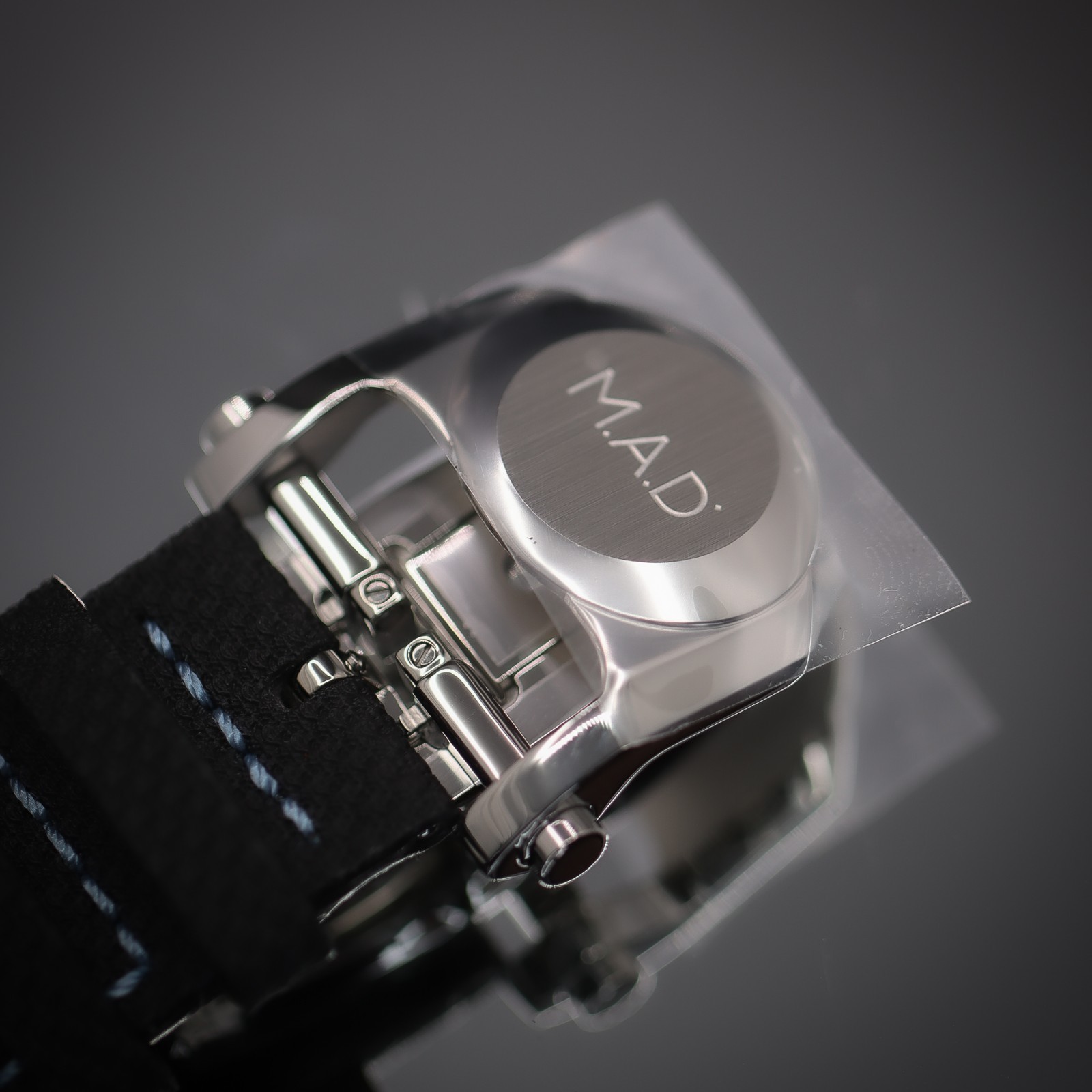 M.A.D. EDITIONS M.A.D.1S “Ice Blue” | Stainless Steel | Ref. M.A.D.1S | Full Set