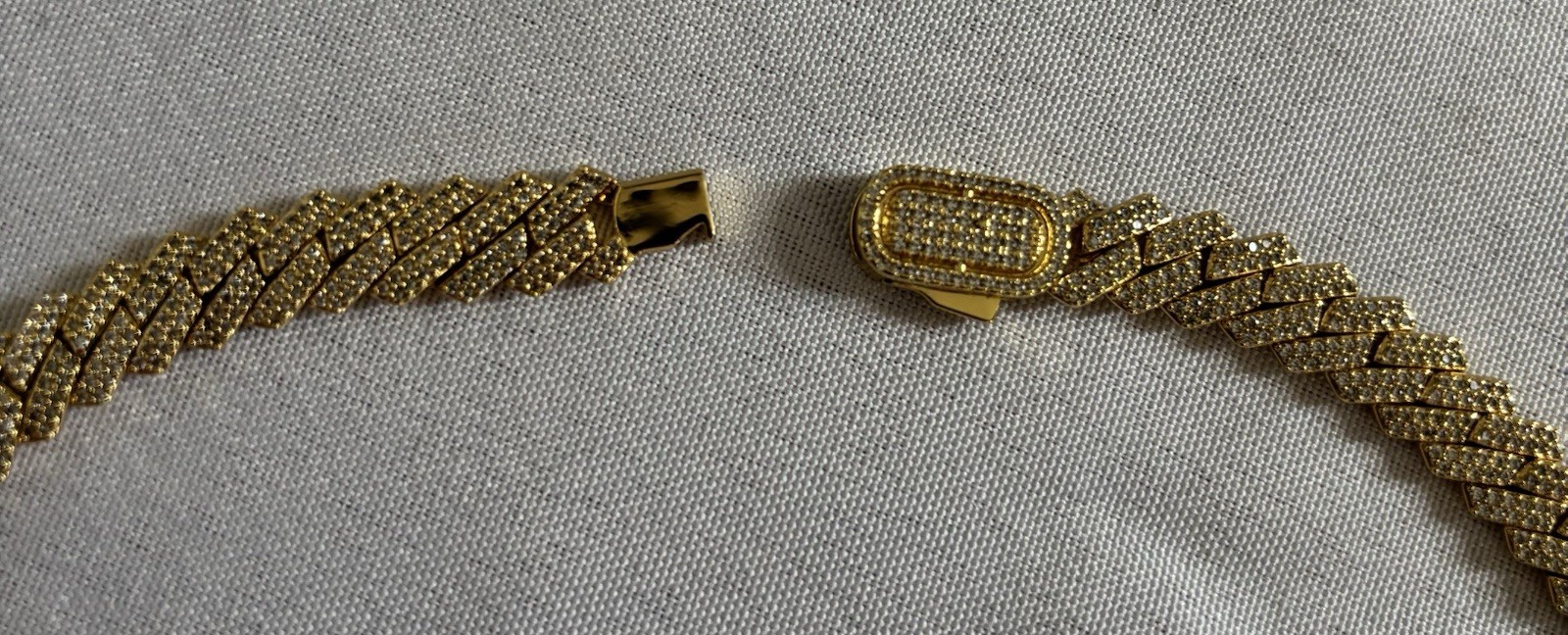 PRONG LINK ICED CUBAN (GOLD) 8MM