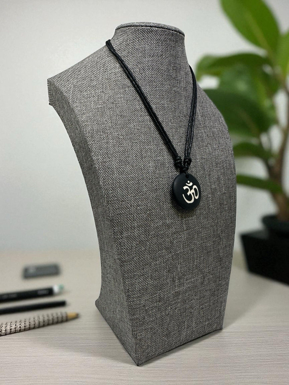 Black Om Pendant Necklace Adjustable 14‑28in Hindu Yoga Meditation Aum Charm