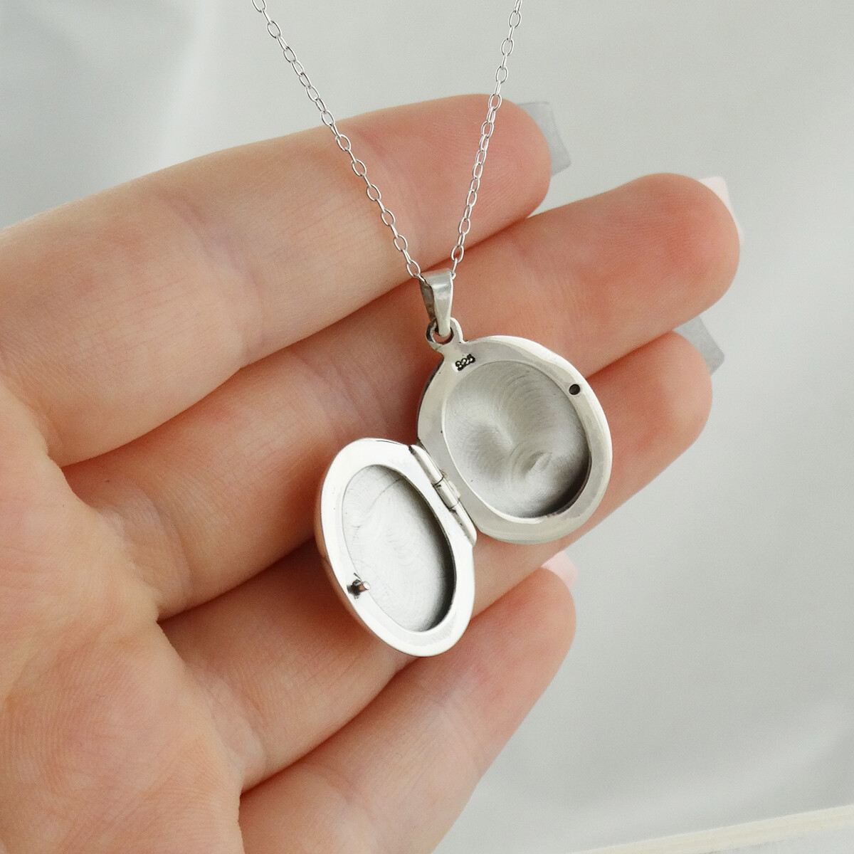 Plain Oval Locket Necklace – 925 Sterling Silver Engravable Two Sided Photo NEW