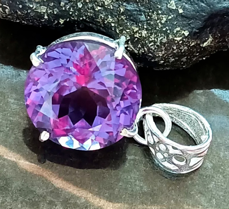 Natural Alexandrite Pendant Bi-Color Gemston,925 Sterling Silver Pendant 32.6 Ct