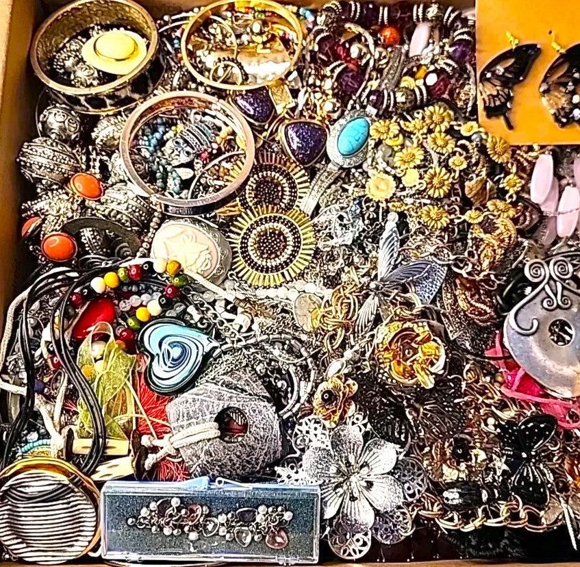 FREE SHIP 5 Pound Unsorted Huge Lot Jewelry VTG Now Junk Art Craft Treasure Box!