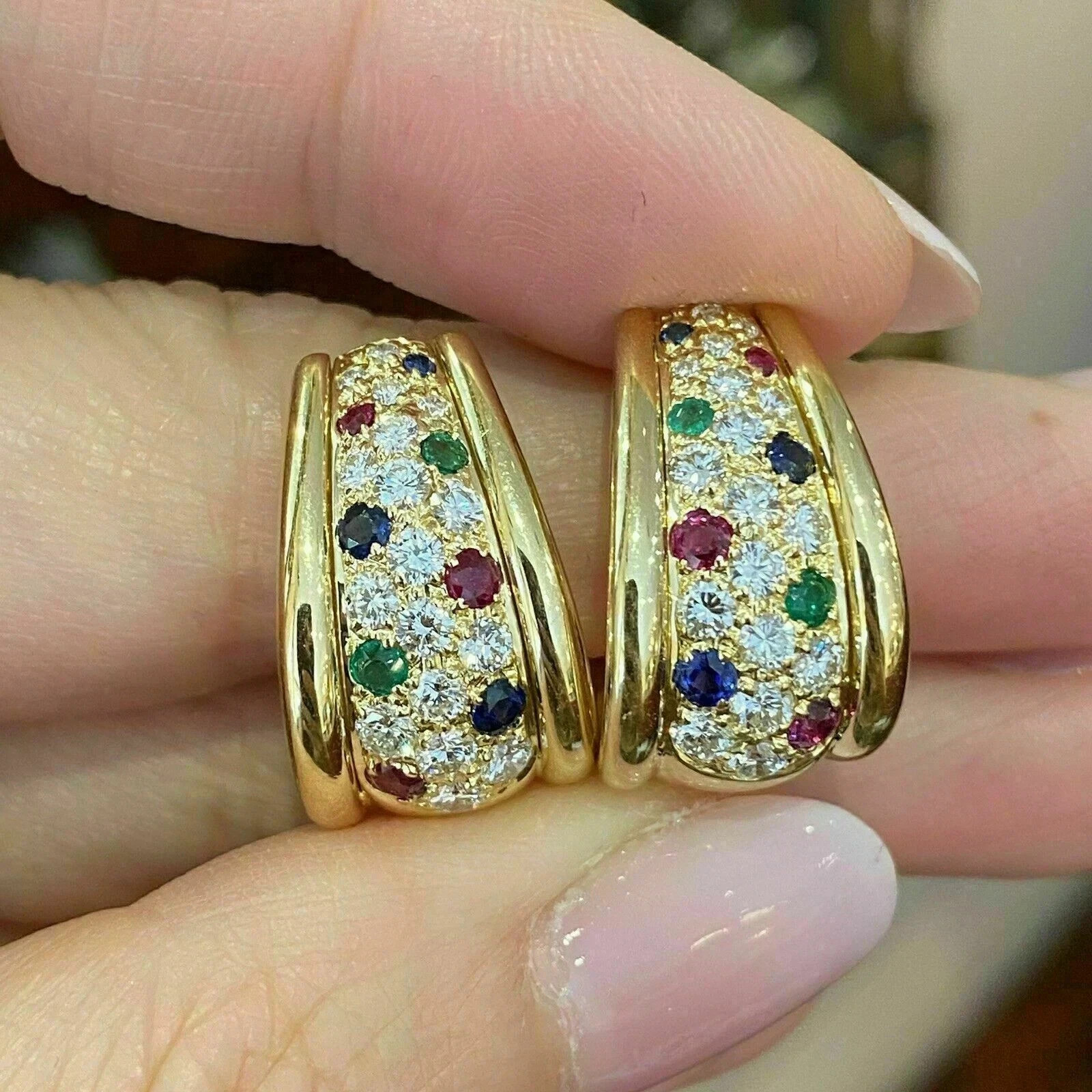 1.50Ct Round Cut Simulated Diamond Huggie Hoop Earrings 14K Yellow Gold Plated