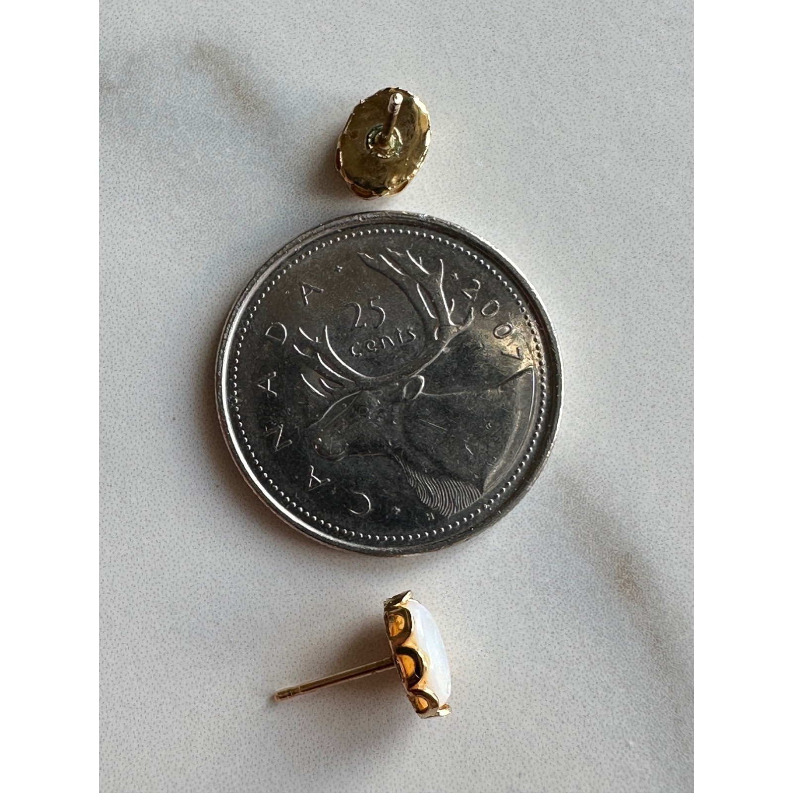 Vintage 14k Yellow Gold Opal Stud Earrings Scalloped Crown Oval Cabochon 0.65g