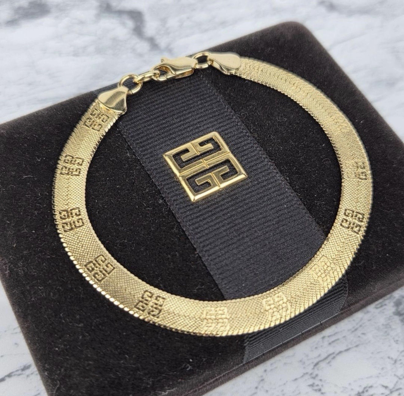 Auth Vintage GIVENCHY 4G Logo Flat Herringbone Chain Bracelet Gold Plated Luxury