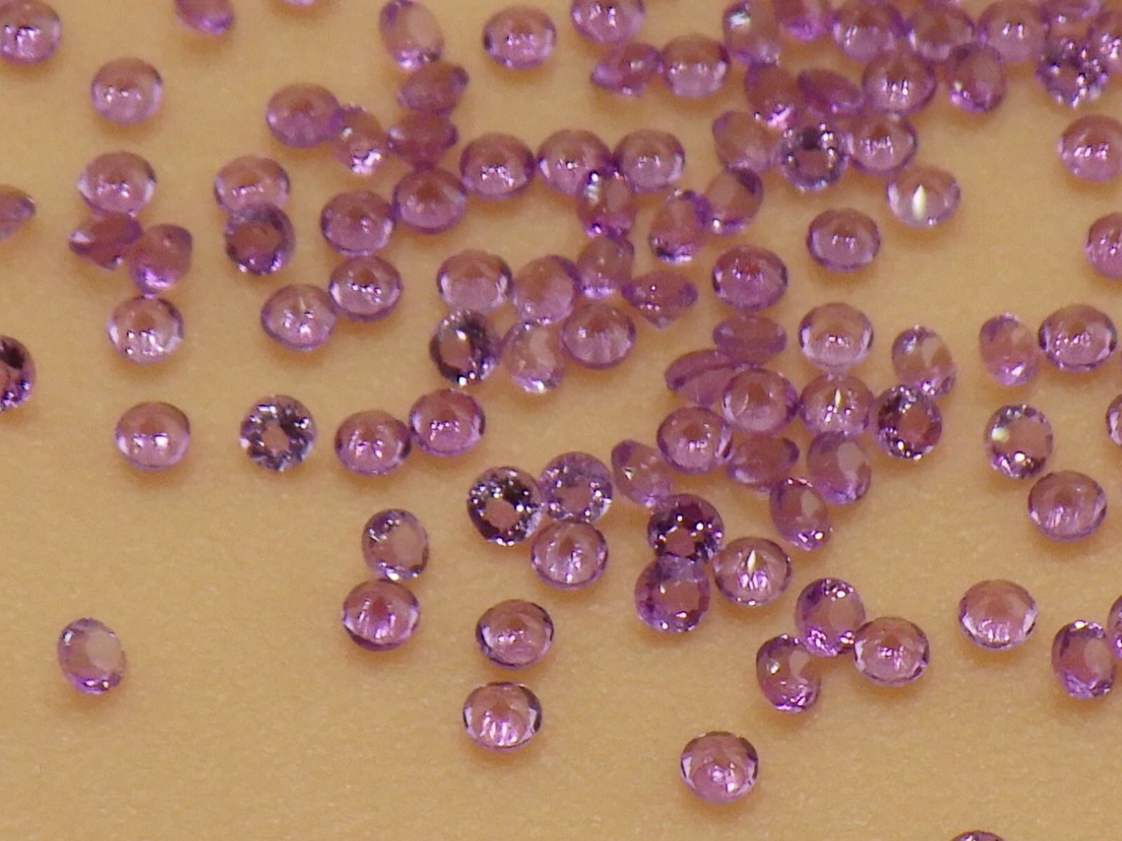 0.9mm Purple Amethyst lab-grown round loose gemstone – Lots of 10