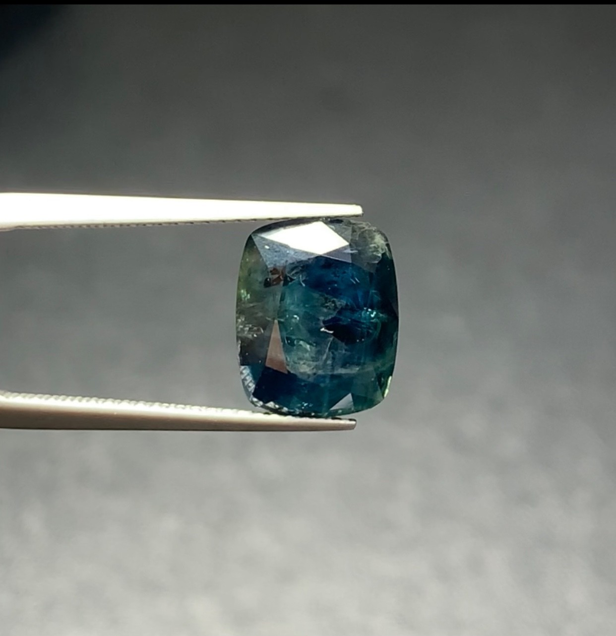 Natural Parti Sapphire Gemstone, 6.10 Crt From Madagascar