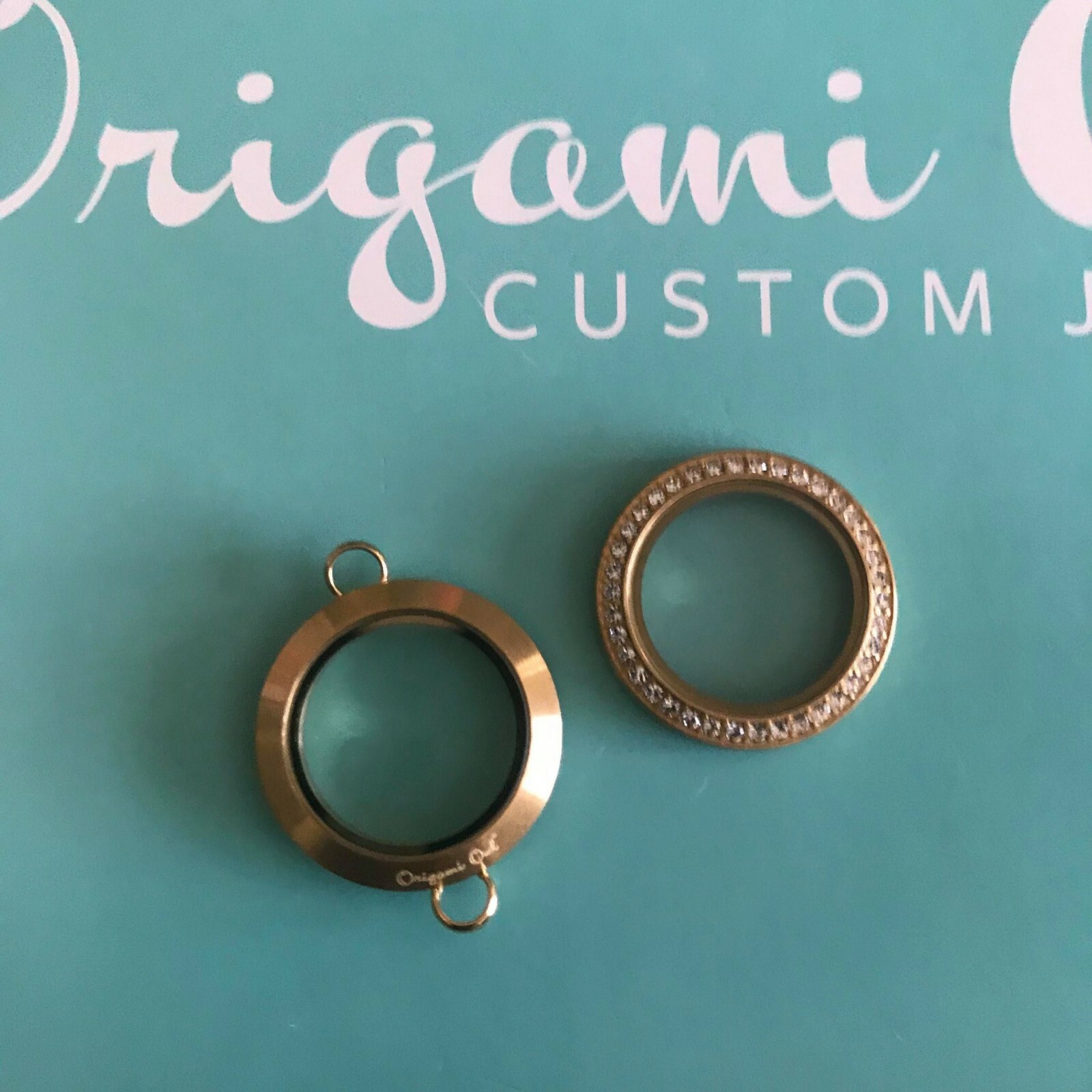 Authentic Origami Owl Medium Gold w/Crystal Twist Link Locket “New’