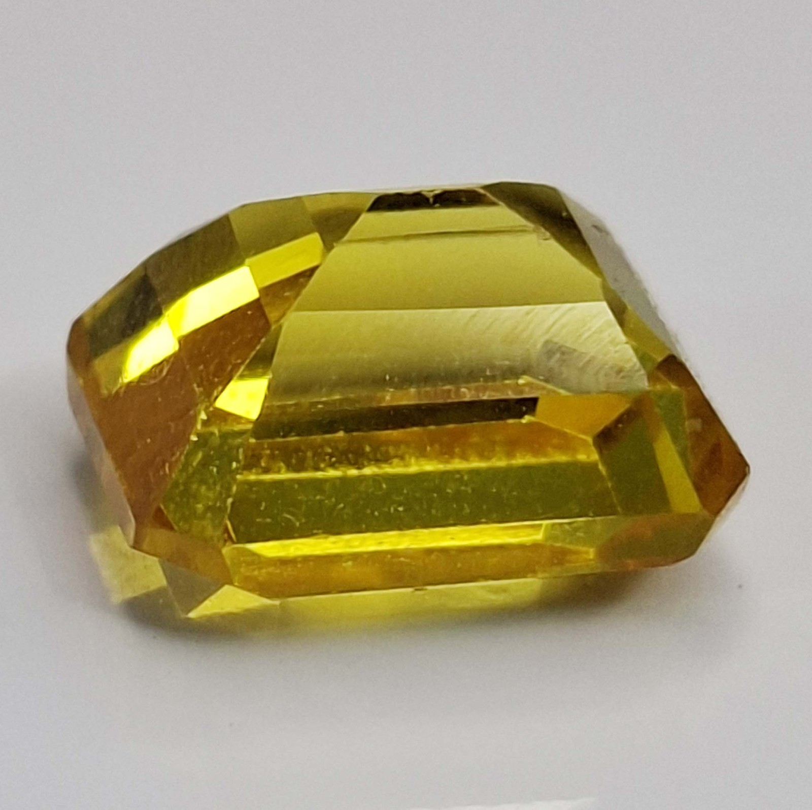 Certified Gemstone Loose Yellow Emerald Cut 5-7 Ct Natural Sapphire