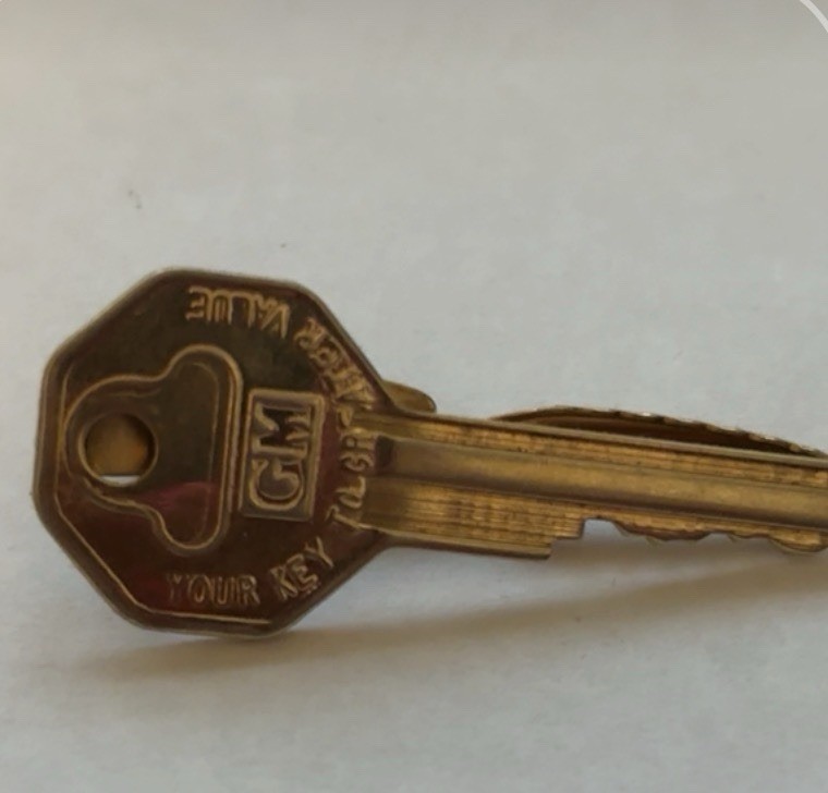 Men’s Gold Tone Tie Bar/Clip, Key Shape Novelty Tie Clip, No Stone