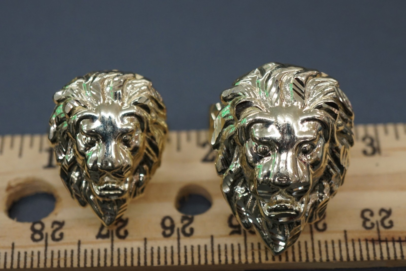 10K Solid Yellow Gold Men Women Kid Diamond Cut King Lion Head Polished Ring.