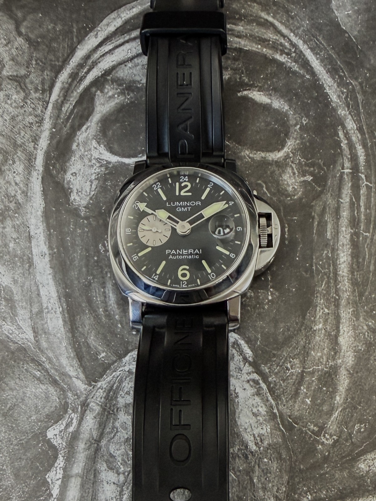 Panerai Luminor GMT PAM01088 | Full Set | Extra OEM Green Rubber Strap