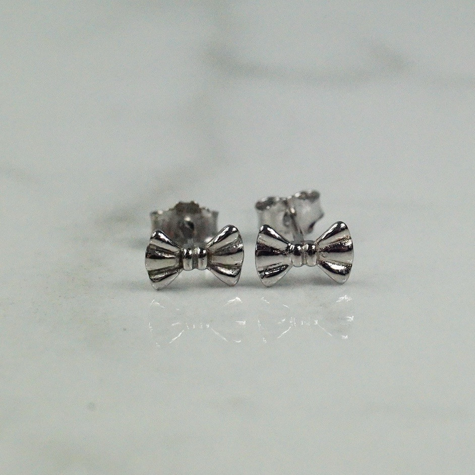 Sterling Silver Bowtie Post Stud Earrings 4.5 mm x 7 mm 0.65 g