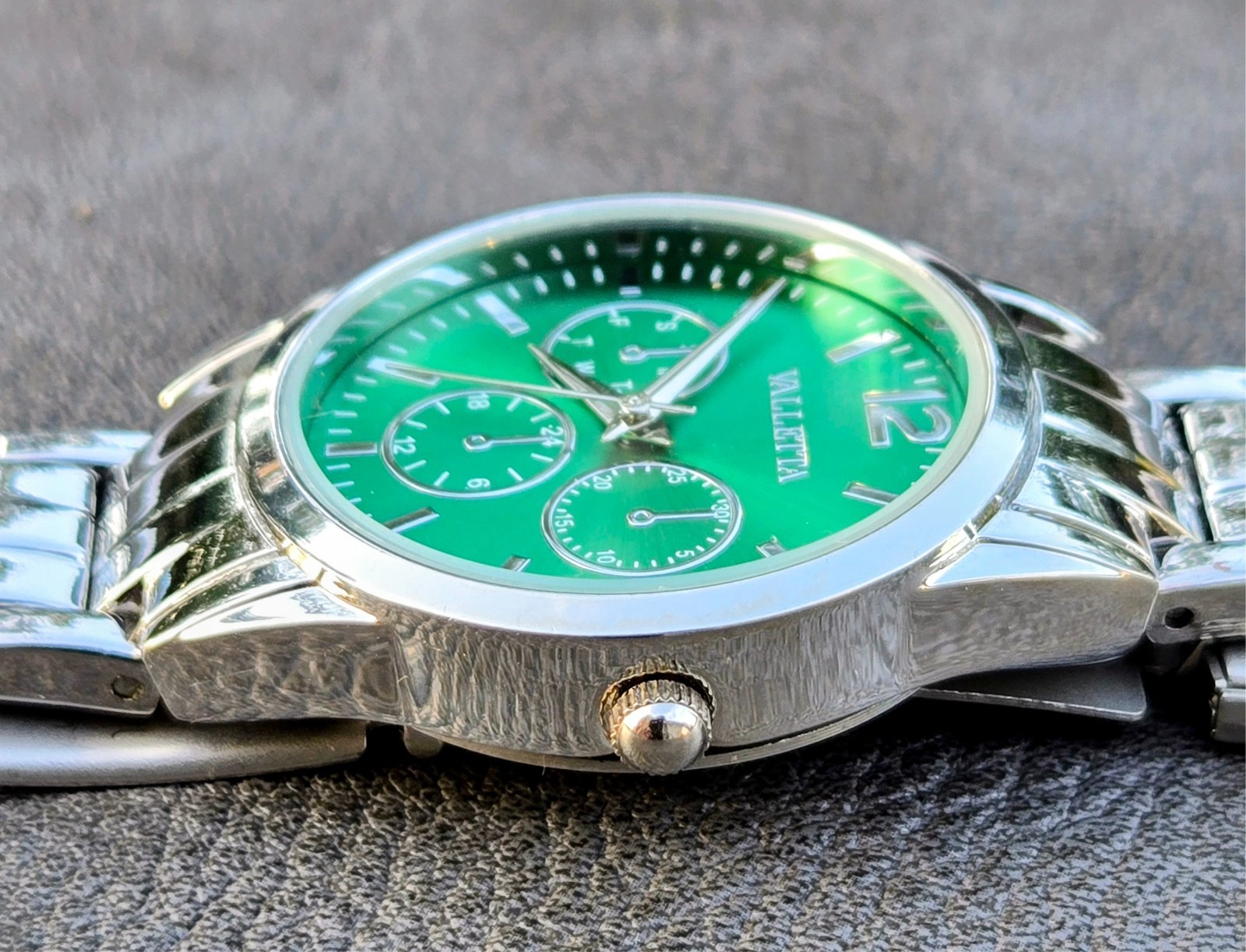 VALLETA Watch Unique Green Dial Silver Tone Bracelet