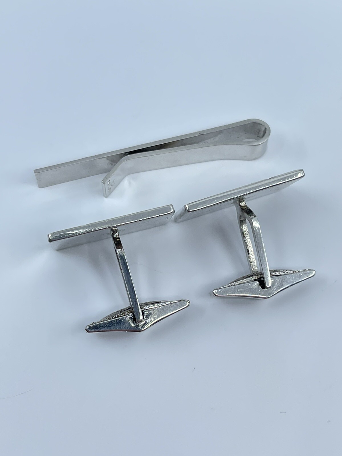 Arthur Anderson Monogram ABS cufflinks and tie clip set sterling 7/8″