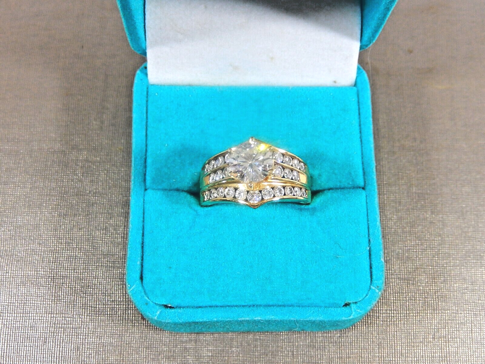 14K YG Approx. 2.5 CTW CERTIFIED MOISSANITE RING, GTR MOI S7 9.11g