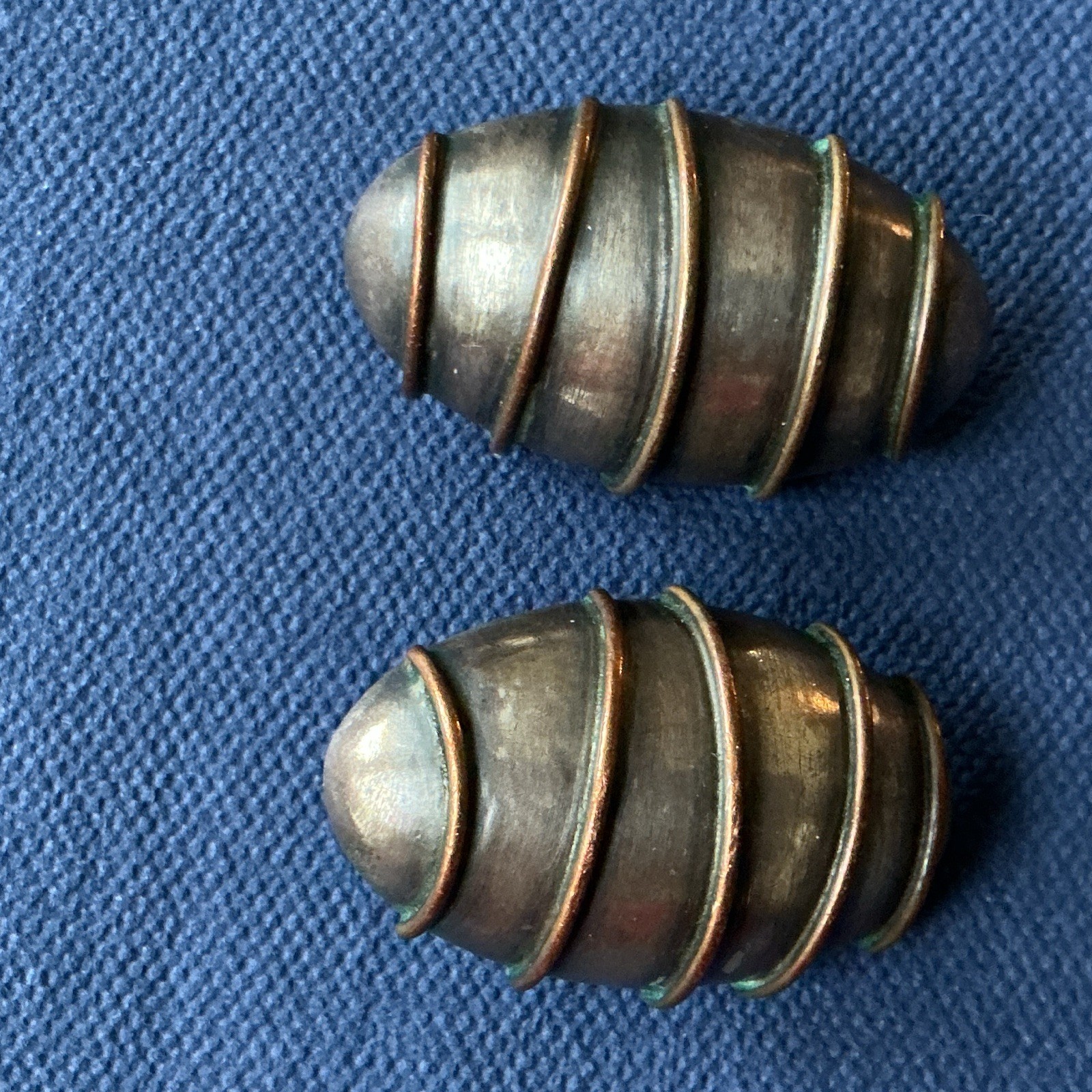 Baharal Gnida Buttonline Clip Earrings