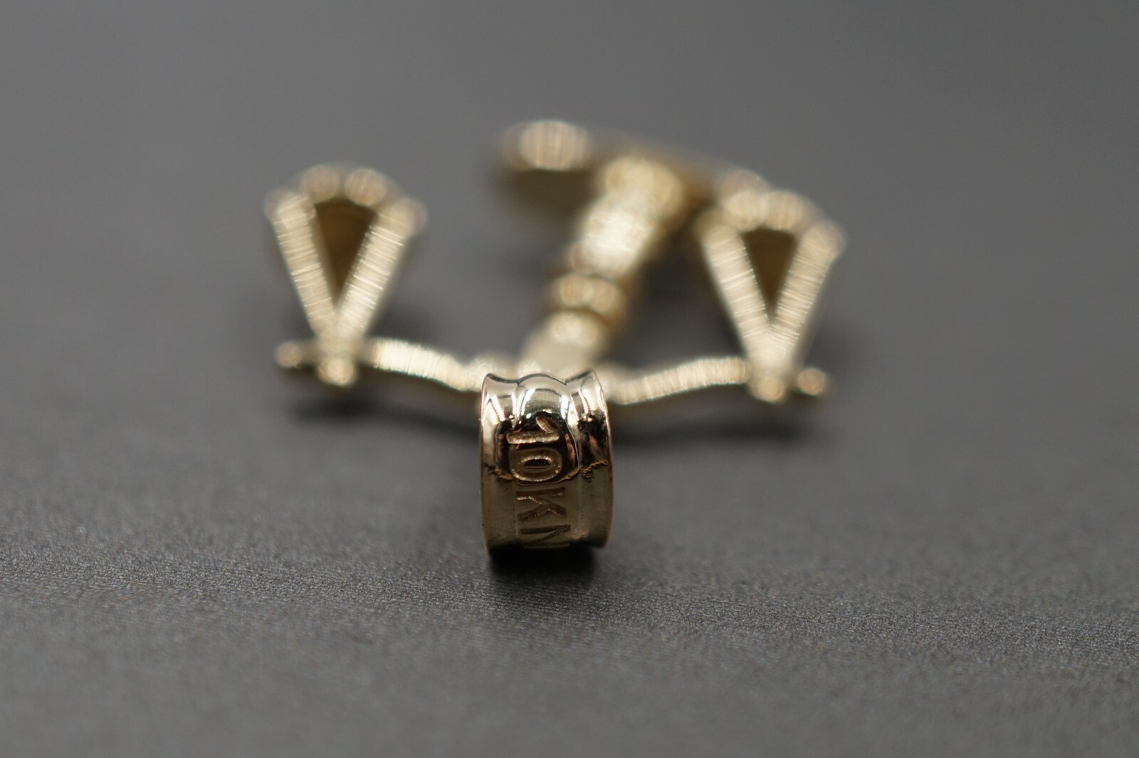 10K Solid Yellow Gold 0.85″ Moveable Horoscope Libra Charm Pendant.
