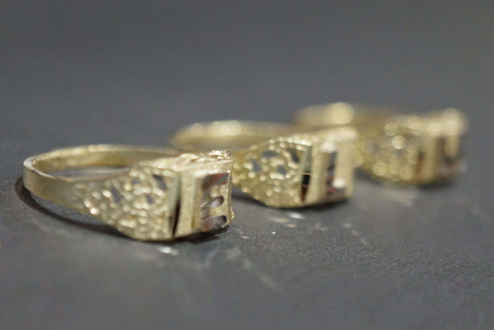 10K Solid Yellow Gold Diamond Cut Square Initial Men Women Children Ring. Size 6