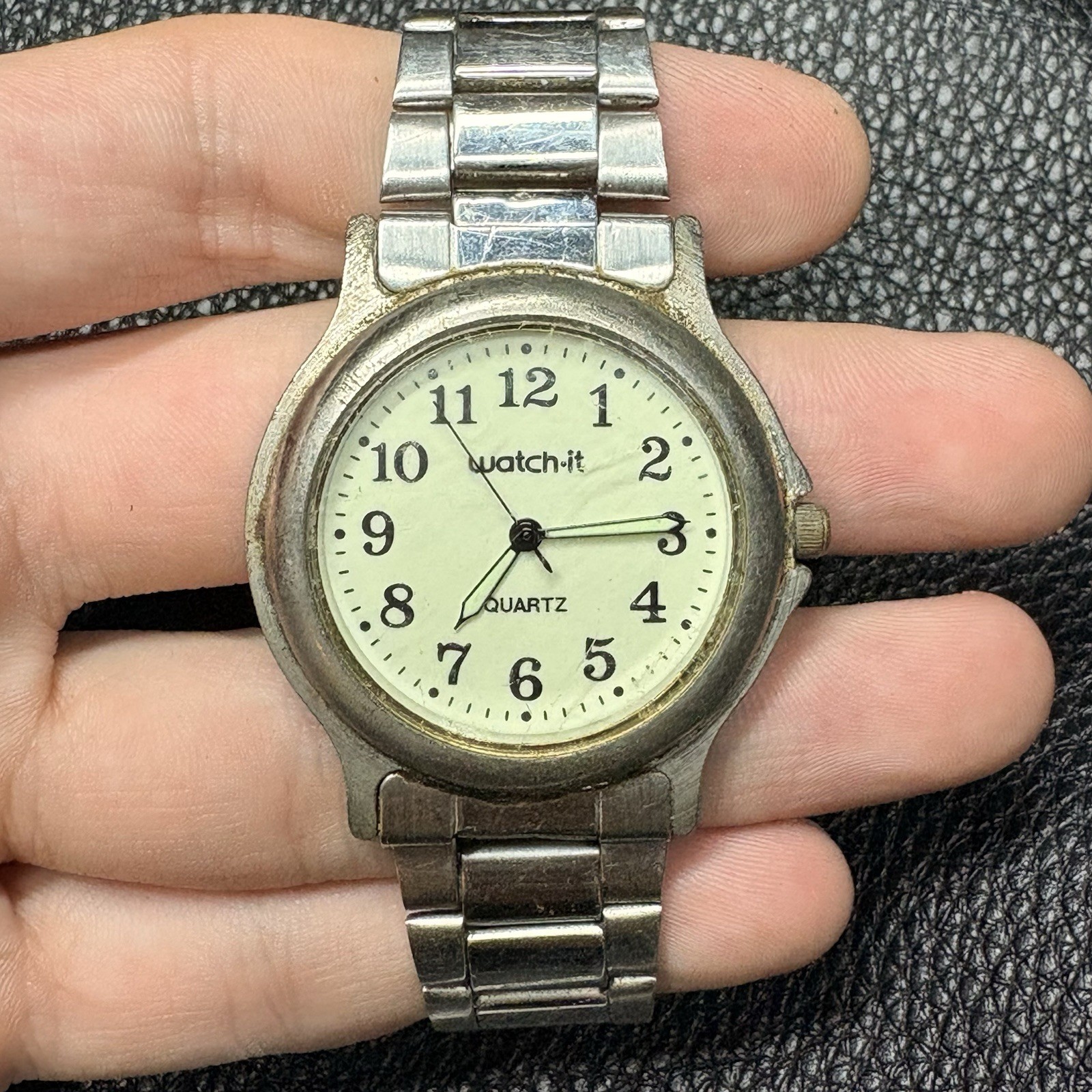 watch-it Quartz Analog White Dial Arabic Numerals Silver Metal Bracelet Watch