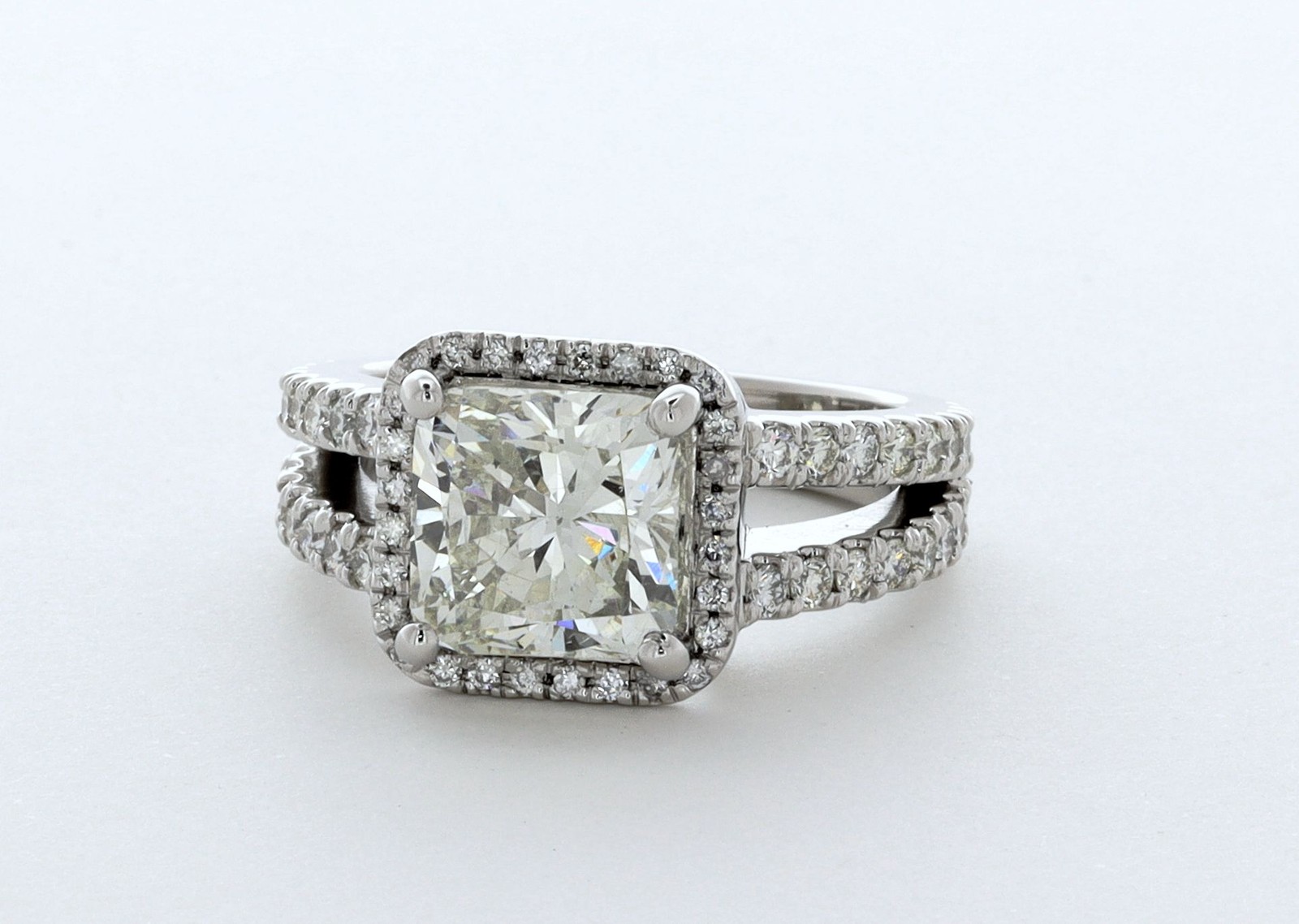 Side Stone Engagement Ring 18K Gold Halo 4.62 CT Cushion Natural Diamond G SI1