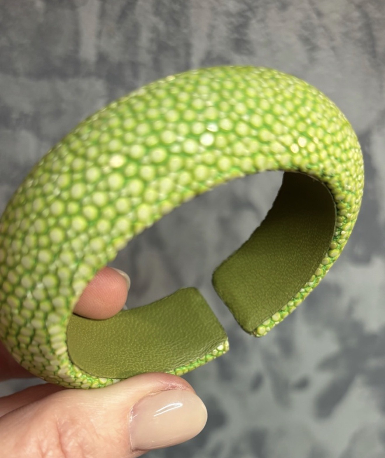 Beautiful Prized Genuine Green Stingray Leather Cuff Bangle Size 6.5”