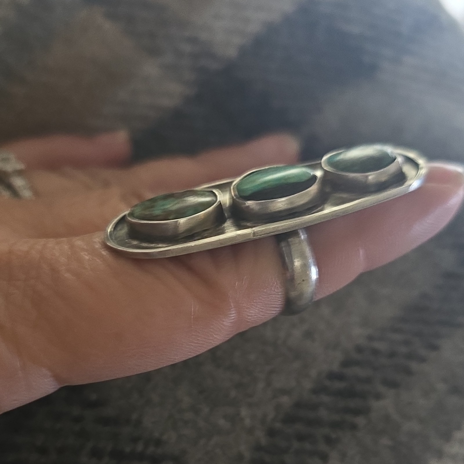 Silver Turquoise 3-Stone Oval Bezel Set Band Ring Unisex Adults Size 6