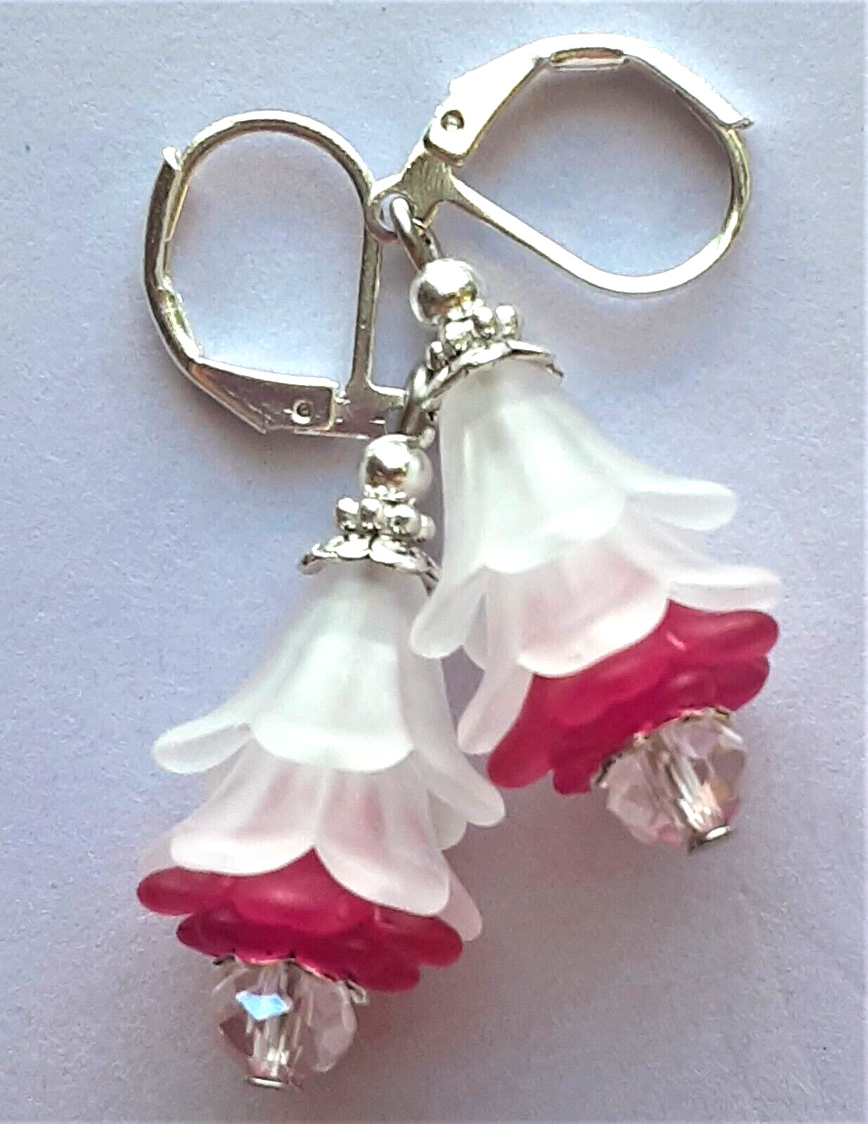 WHITE DARK PINK Acrylic FLOWER Faceted PALE PINK CRYSTAL earring SP LEVERBACK XX