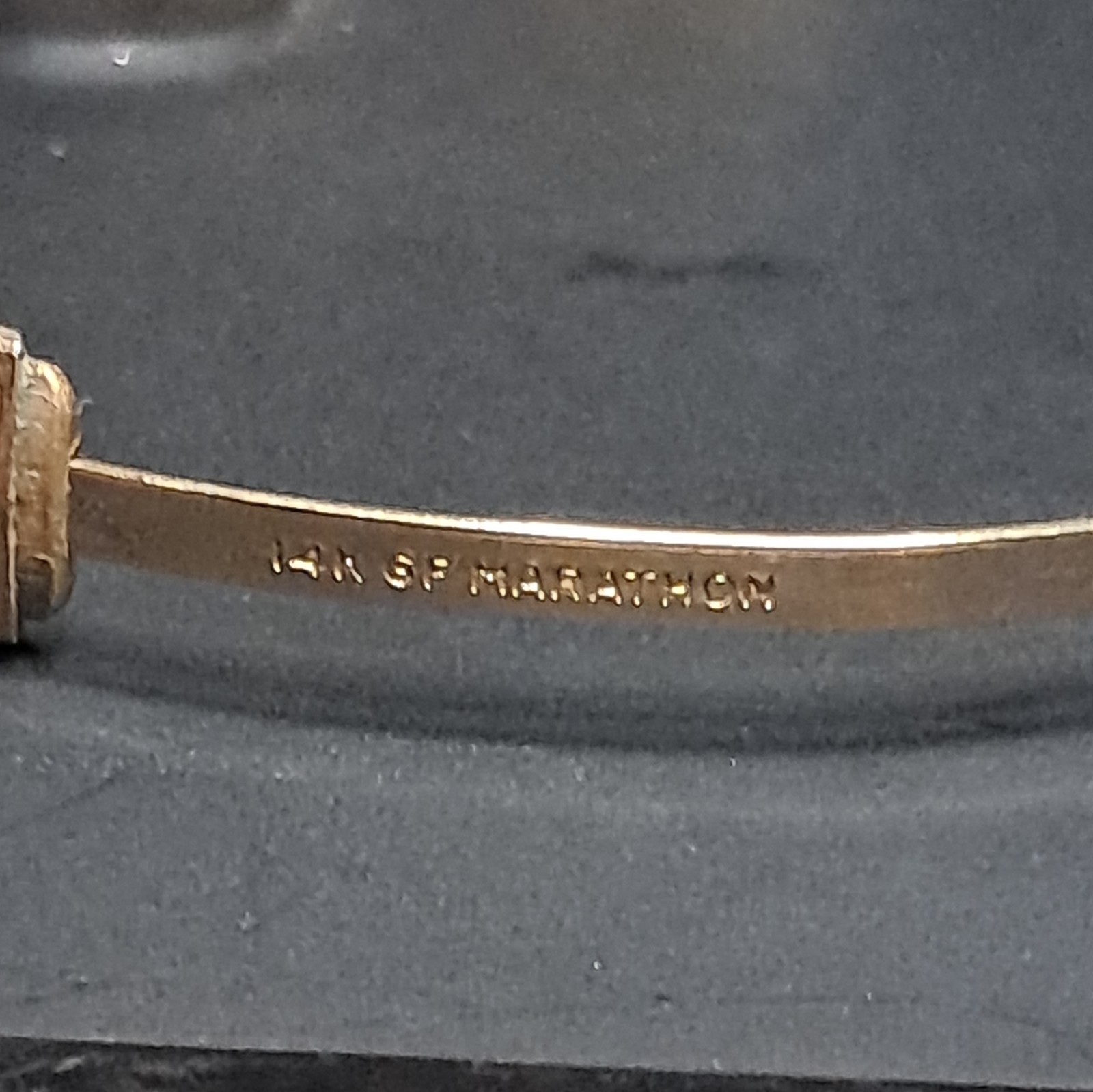 Vintage Marathon 14k Yellow Gold Hinged Bangle Bracelet Signed, No Stone