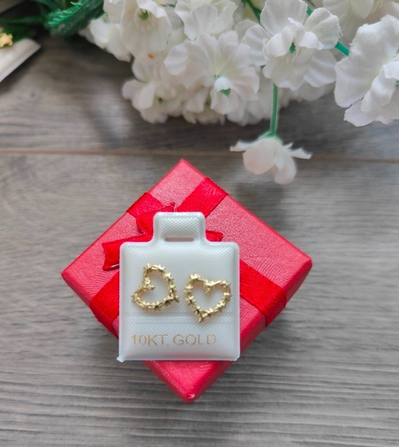10k gold heart screw back stud earrings / arete bichota de oro 10K MX de rosca.