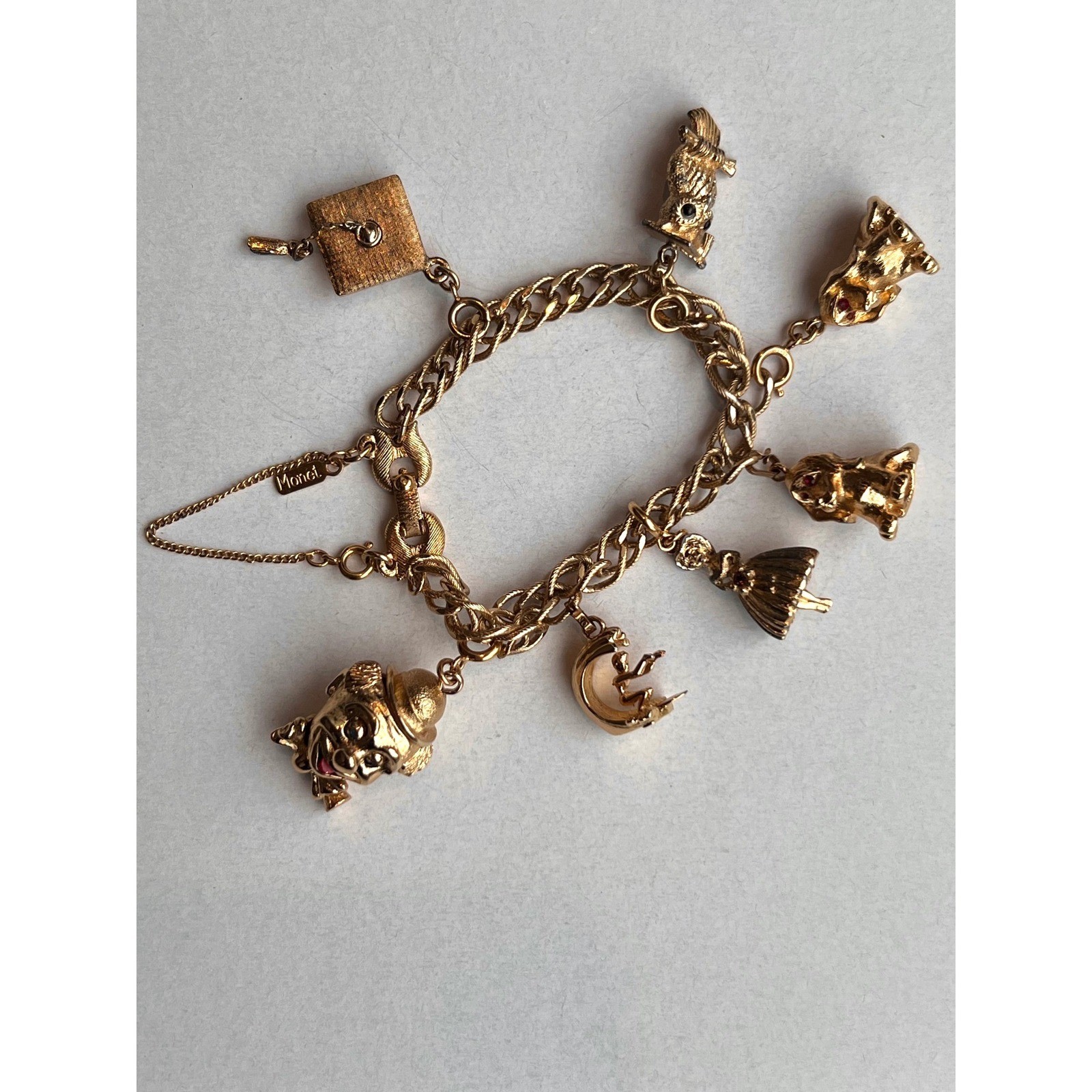 Monet Charm Bracelet Women OS Gold Excellent Vintage 1960s Plated Chunky Signed